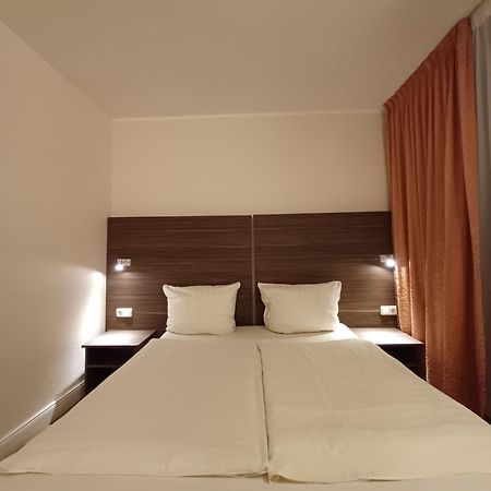 Hotel Ariana Cologne Exterior photo