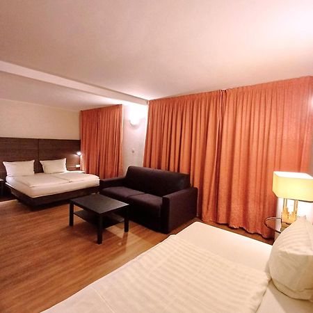 Hotel Ariana Cologne Exterior photo