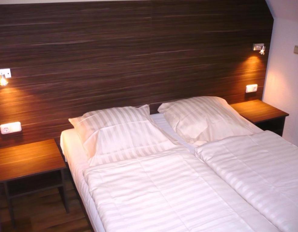 Hotel Ariana Cologne Exterior photo