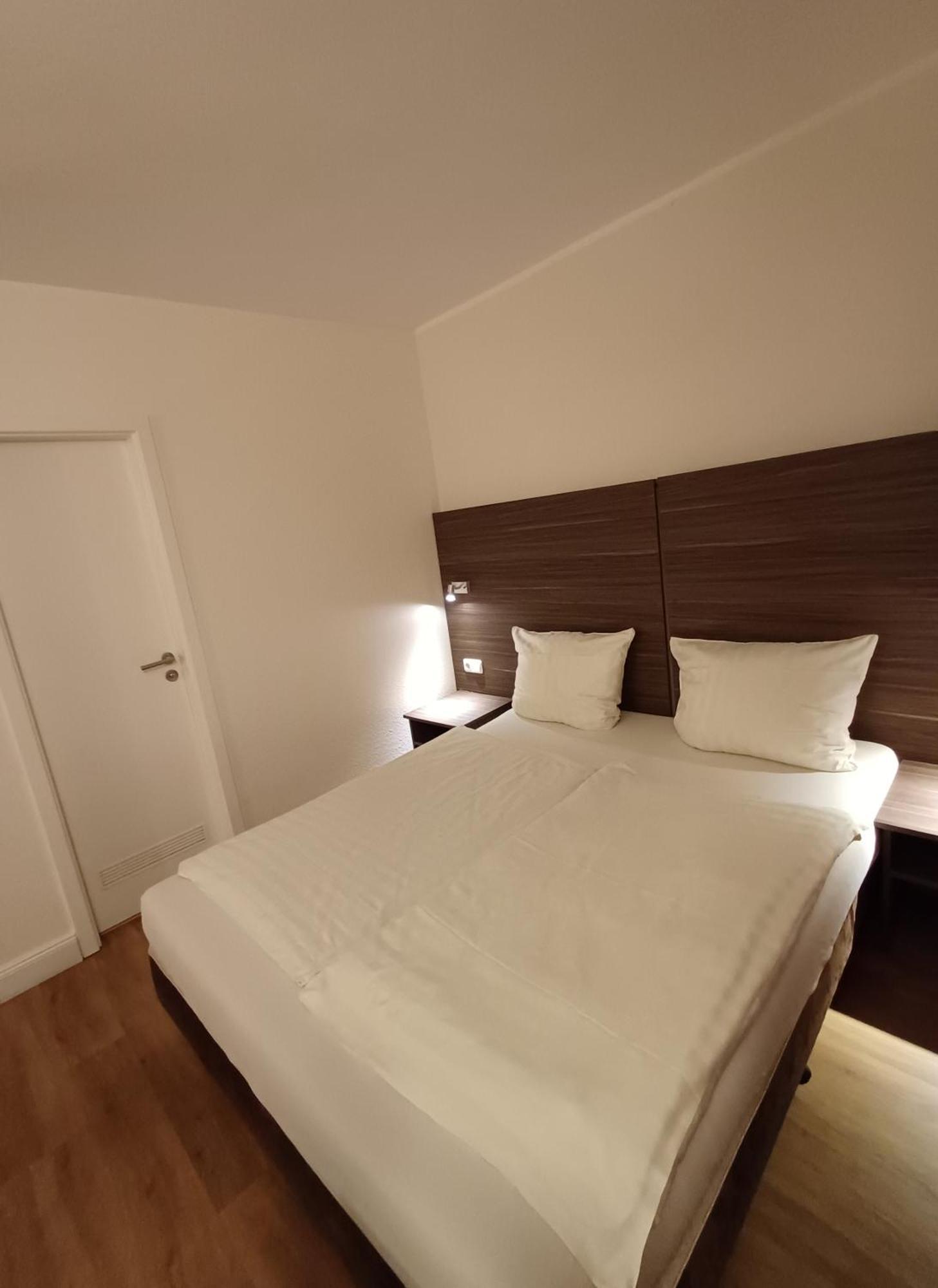 Hotel Ariana Cologne Exterior photo